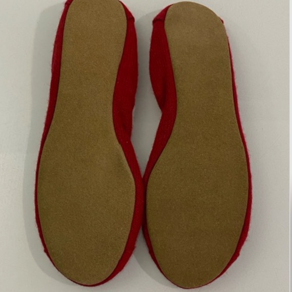 CASHMERE SHAWL WITH SLIPPERS GIFT SET - Picture 8 of 8